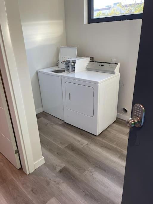 Awesome Balboa And Downtown View With Cozy Patio Appartement San Diego Buitenkant foto